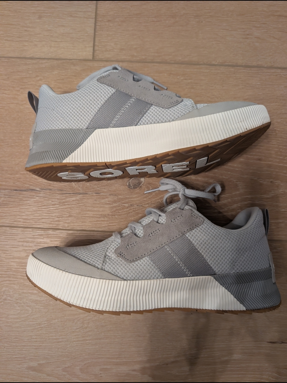 Sorel Out N About III Women's Low Sneaker, Light Gray, size 9